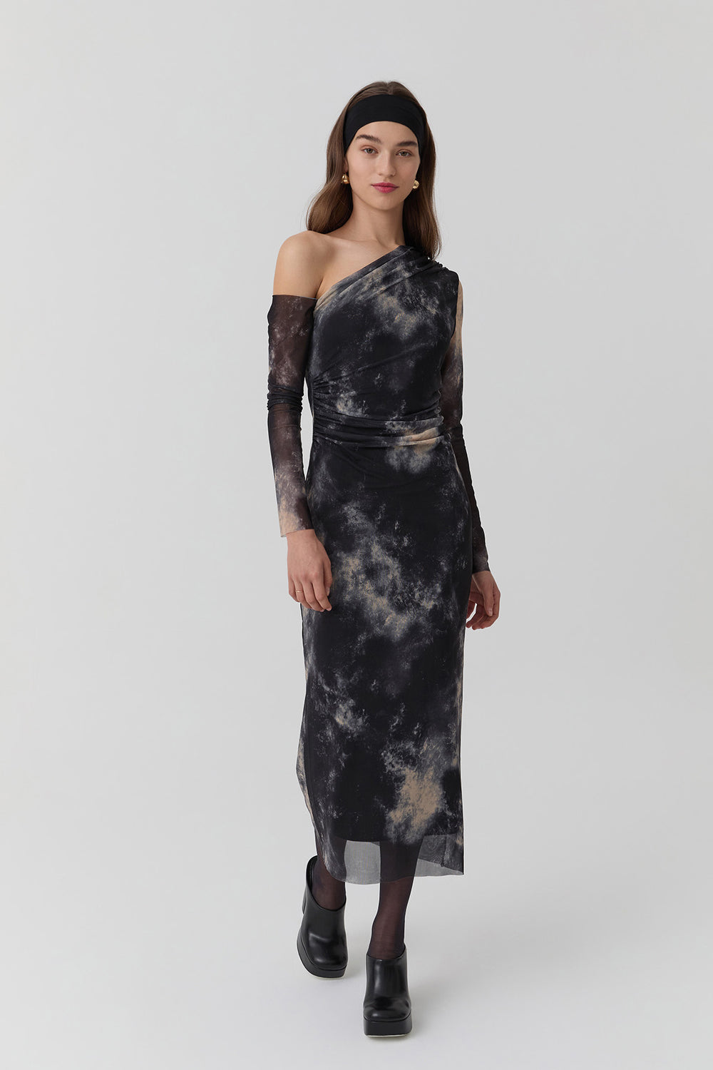 Kayık Yaka Drapeli Tül Midi Elbise Siyah