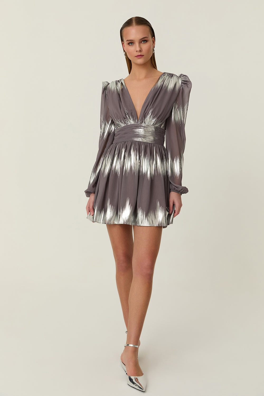 Folyo Detaylı Sırt Dekolteli Mini Elbise Gri