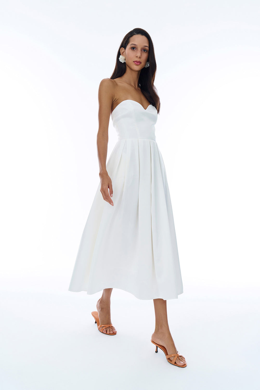 Kalp Yaka Straplez Pileli Elbise Ekru