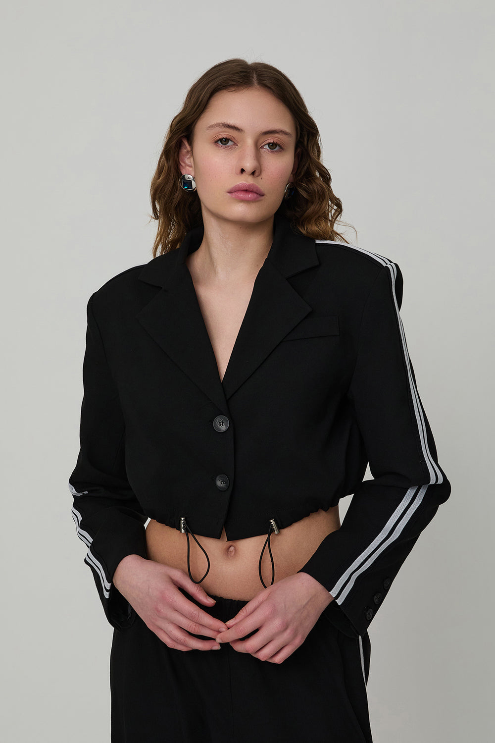 Şerit Detaylı Düğmeli Crop Blazer Ceket Siyah