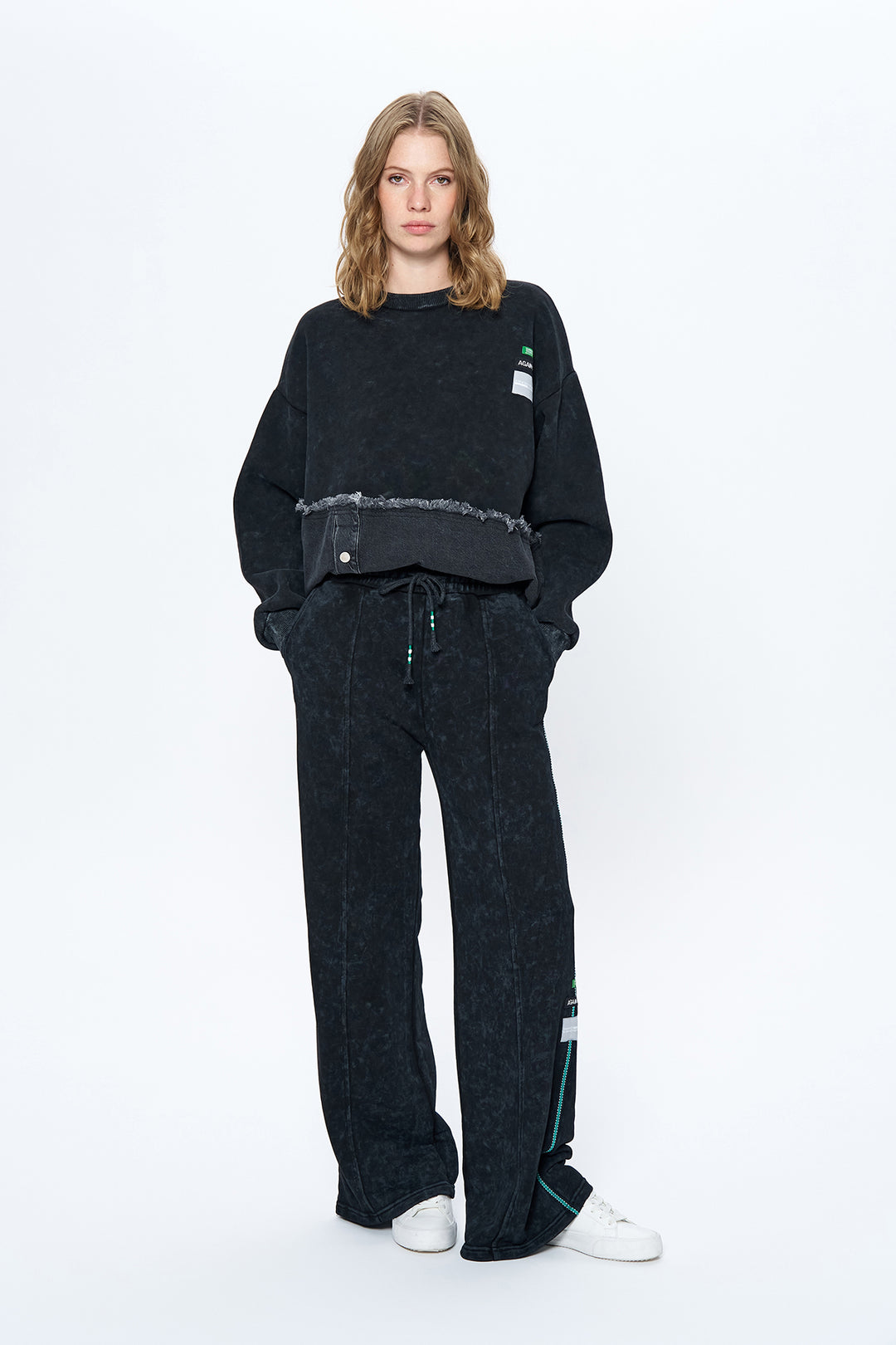 Eskitme Detaylı Geniş Paça Eşofman Siyah