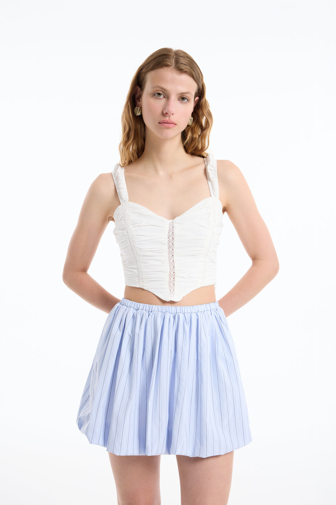 Dantel Detaylı Drapeli Crop Bluz Ekru