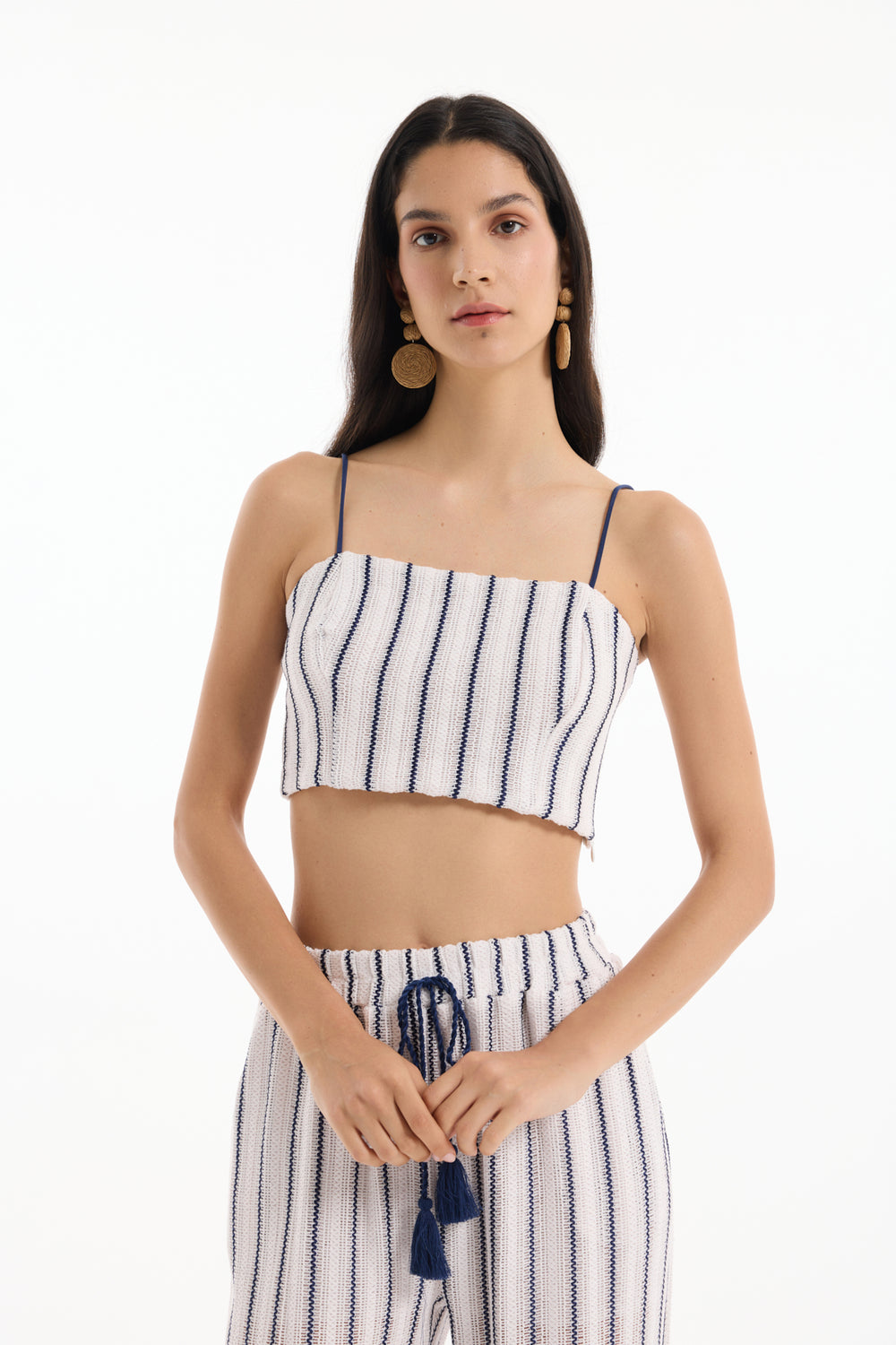Çizgi Detaylı Askılı Crop Bluz Ekru
