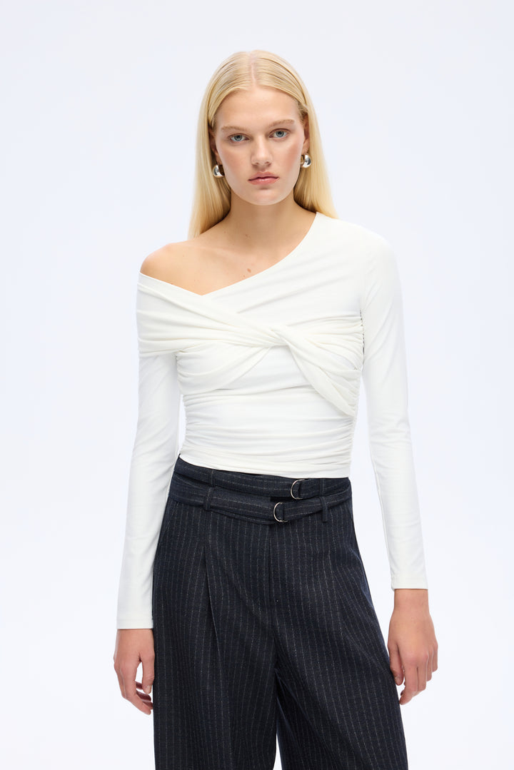Drapeli Asimetrik Düğümlü Bluz Ekru