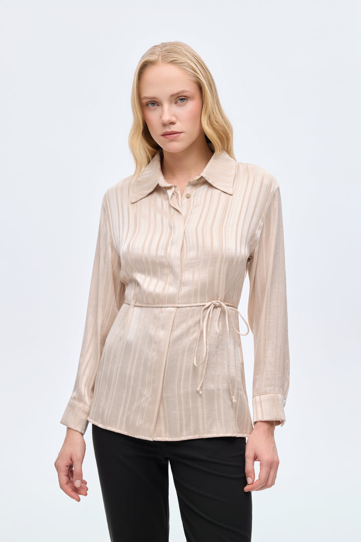 Parlak Dokulu Çizgili Belden Bağlamalı Gömlek Bej