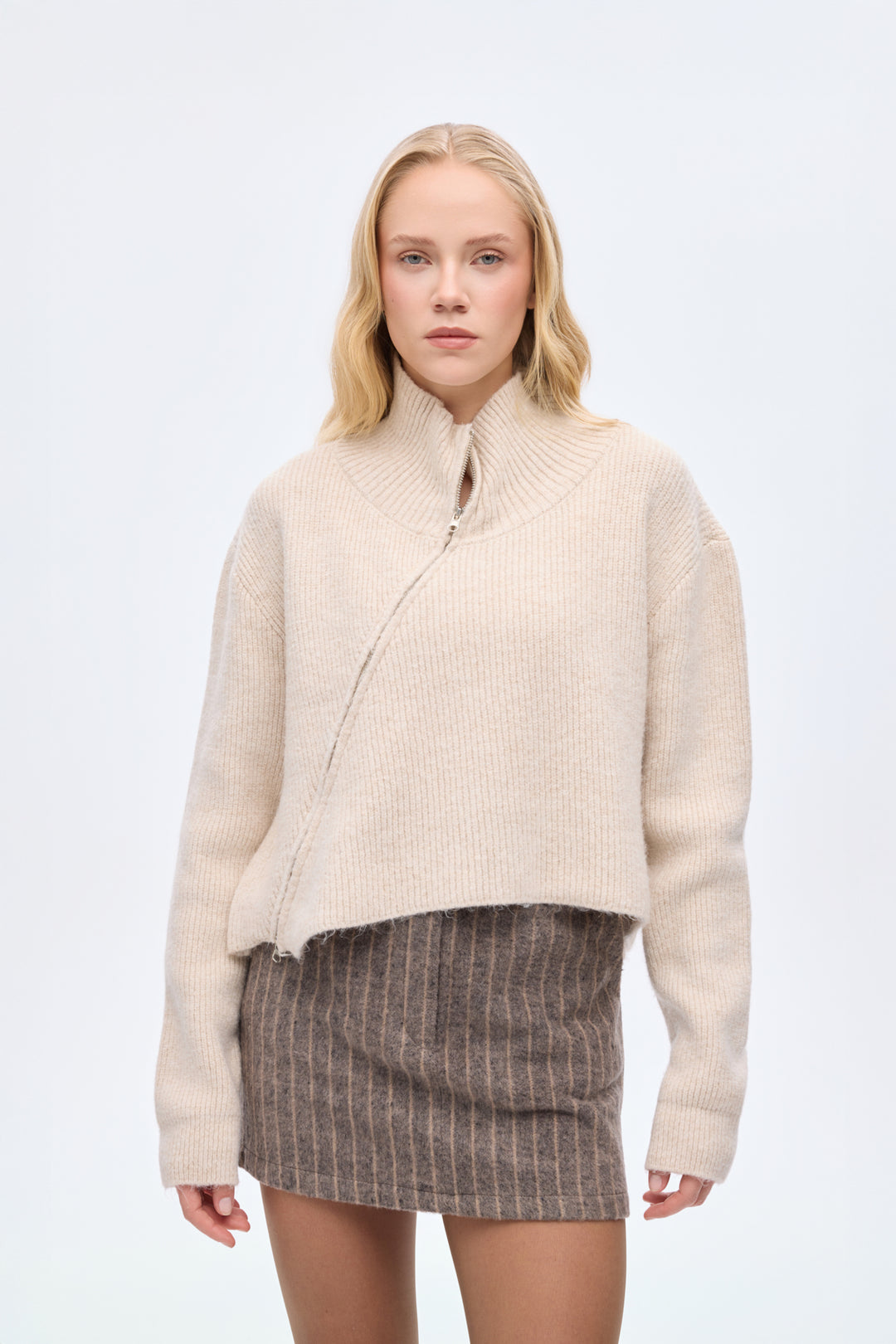 Asimetrik Fermuarlı Triko Kazak Taş