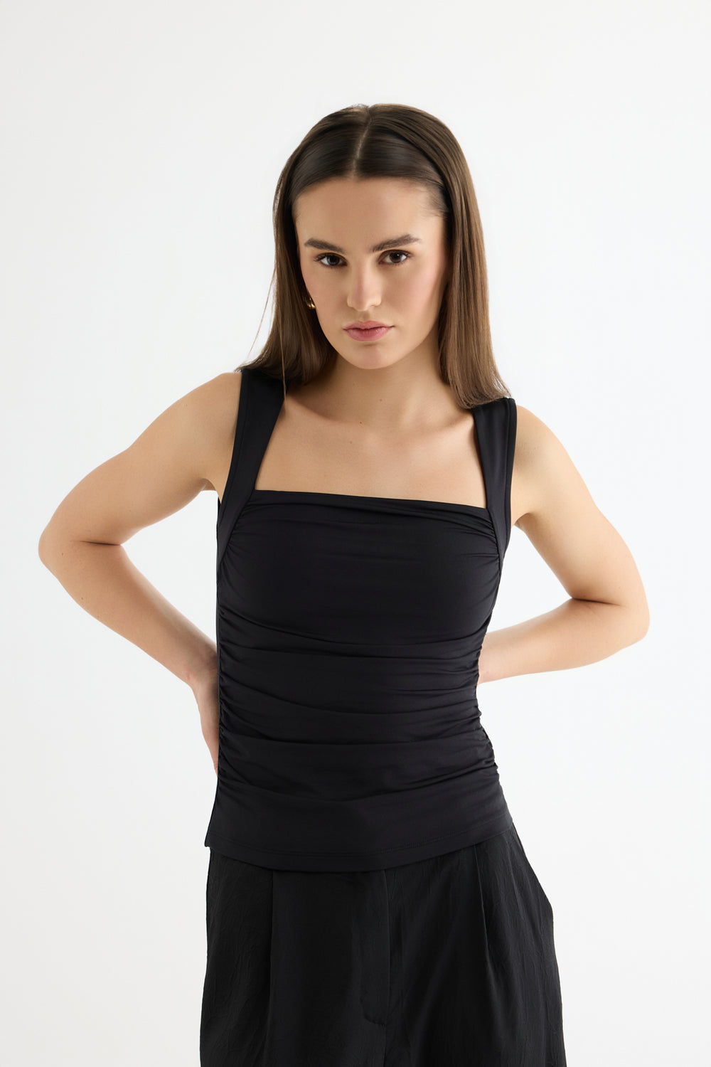 Büzgülü Kolsuz Bluz Siyah