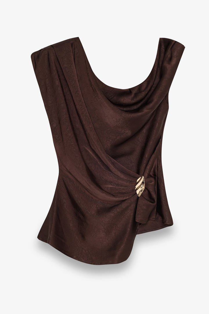 Asimetrik Drapeli Aksesuarlı Saten Bluz Kahverengi