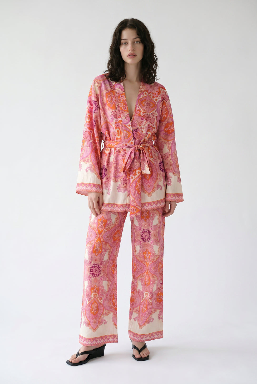 Şal Desenli Kuşaklı Kısa Kimono Pembe