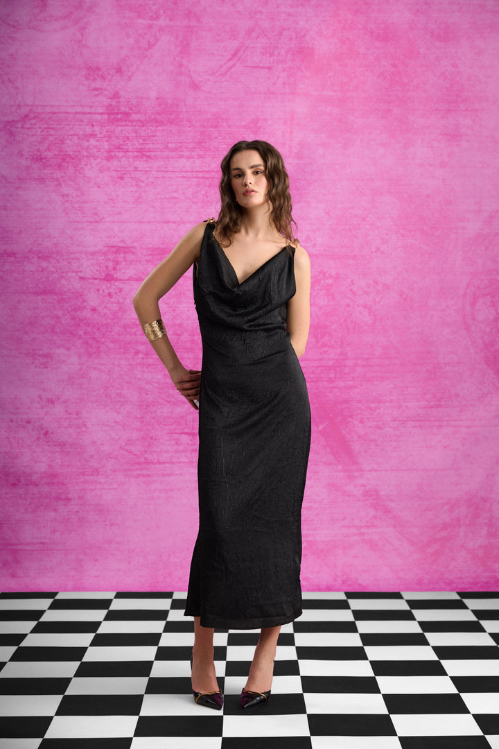 Sırt Bağlamalı Degaje Yaka Midi Elbise Siyah