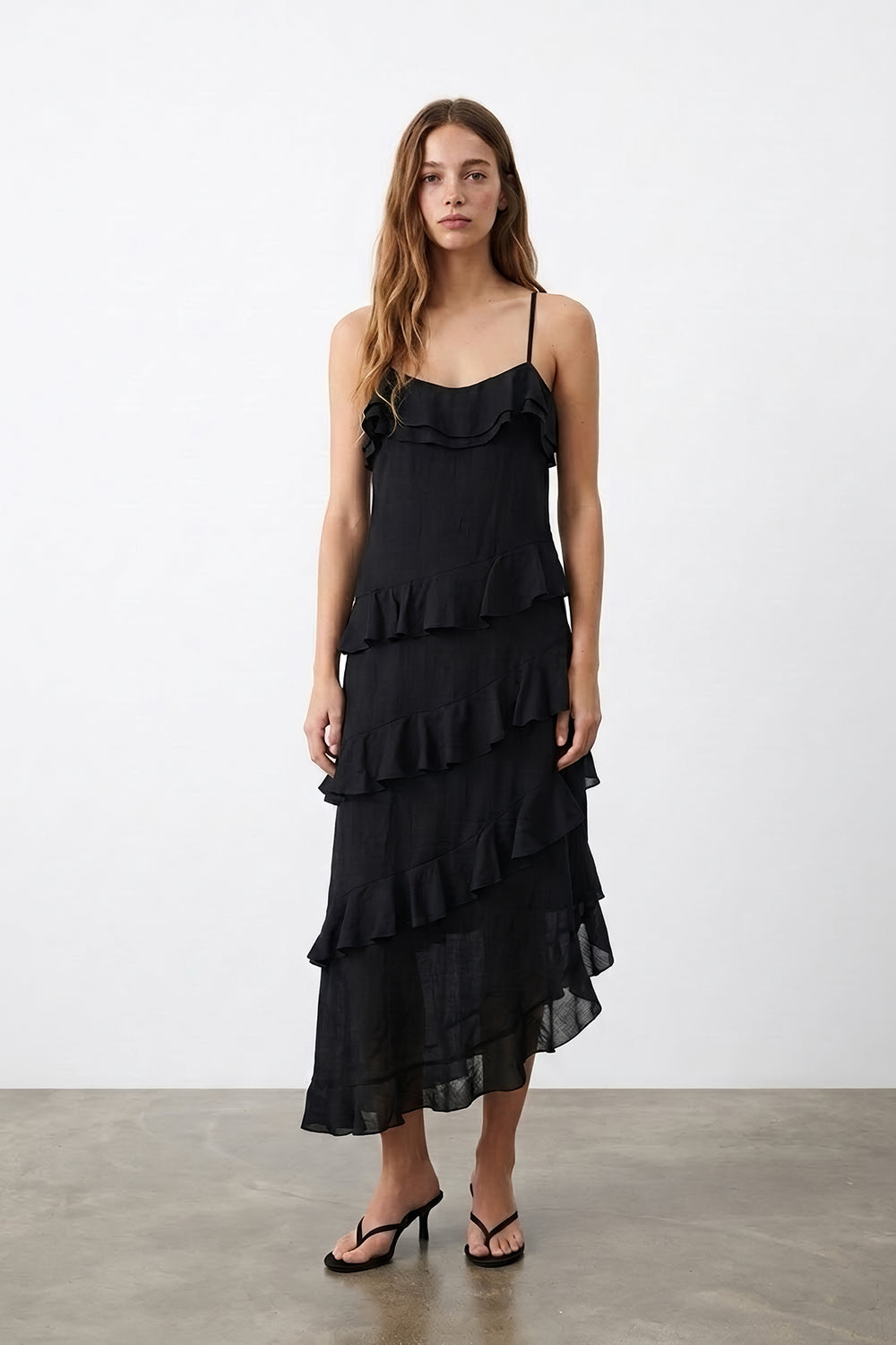 Çapraz Askılı Katlı Midi Elbise Siyah