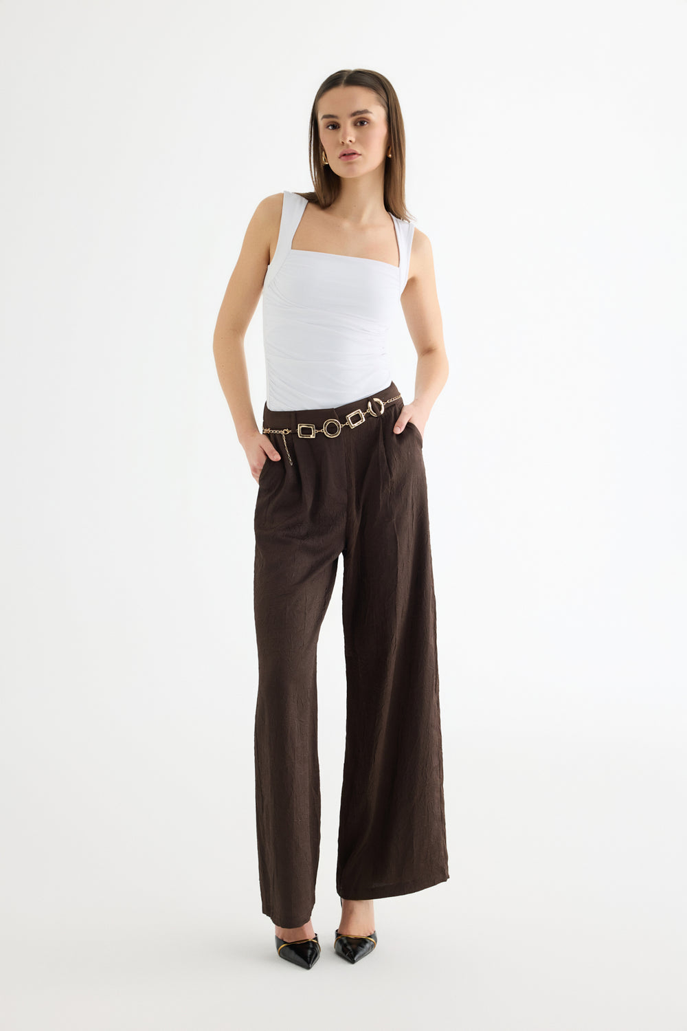 Zincir Kemerli Bol Paça Saten Pantolon Kahverengi