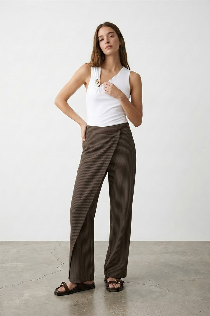 Kruvaze Kapamalı Çizgili Pantolon Kahverengi