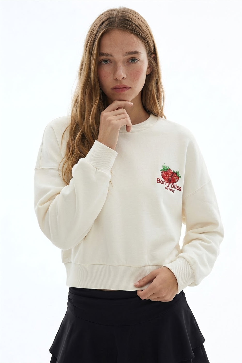 Çilek Baskılı Crop Sweatshirt Ekru