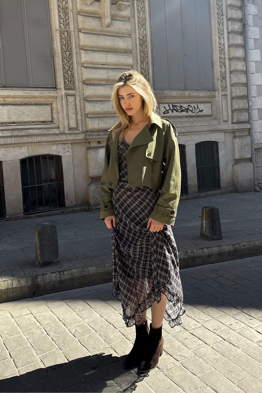 Apoletli Kruvaze Yaka Kısa Trençkot Haki