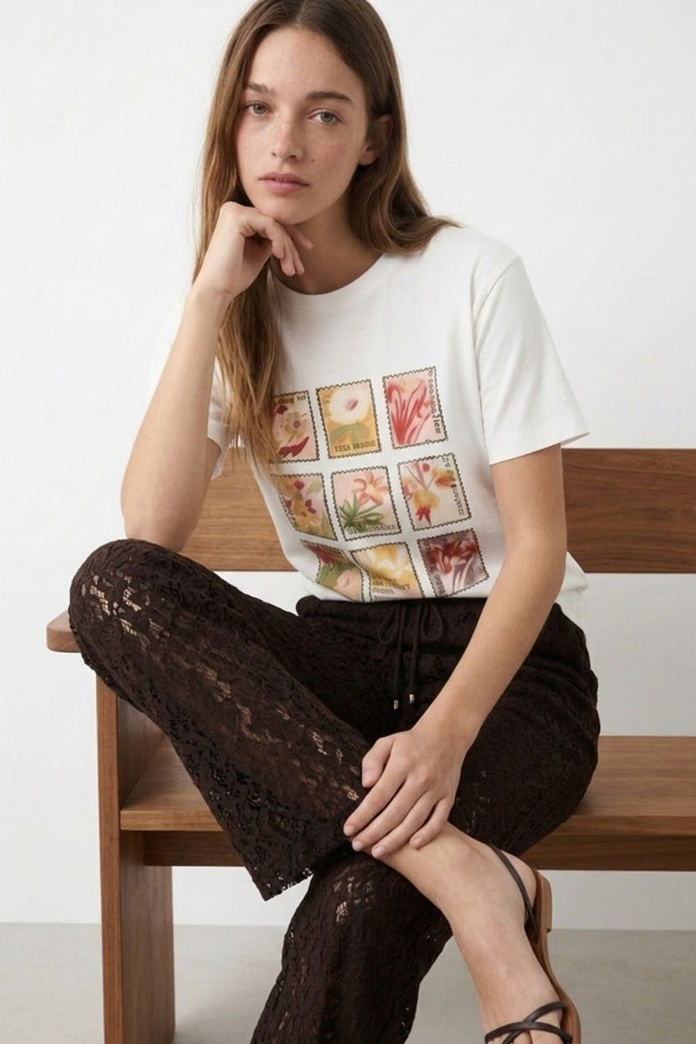 Çiçek Kolaj Baskılı Oversize Tişört Ekru