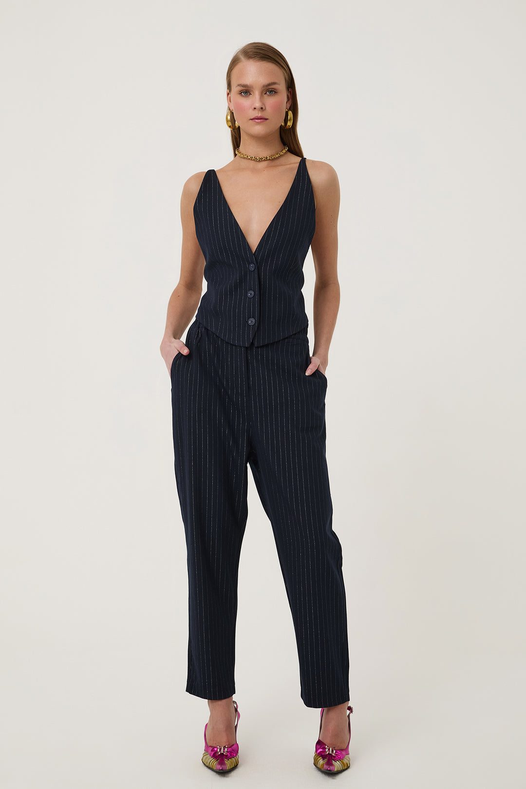 Boyundan Bağlamalı Sırt Dekolteli Yelek Lacivert