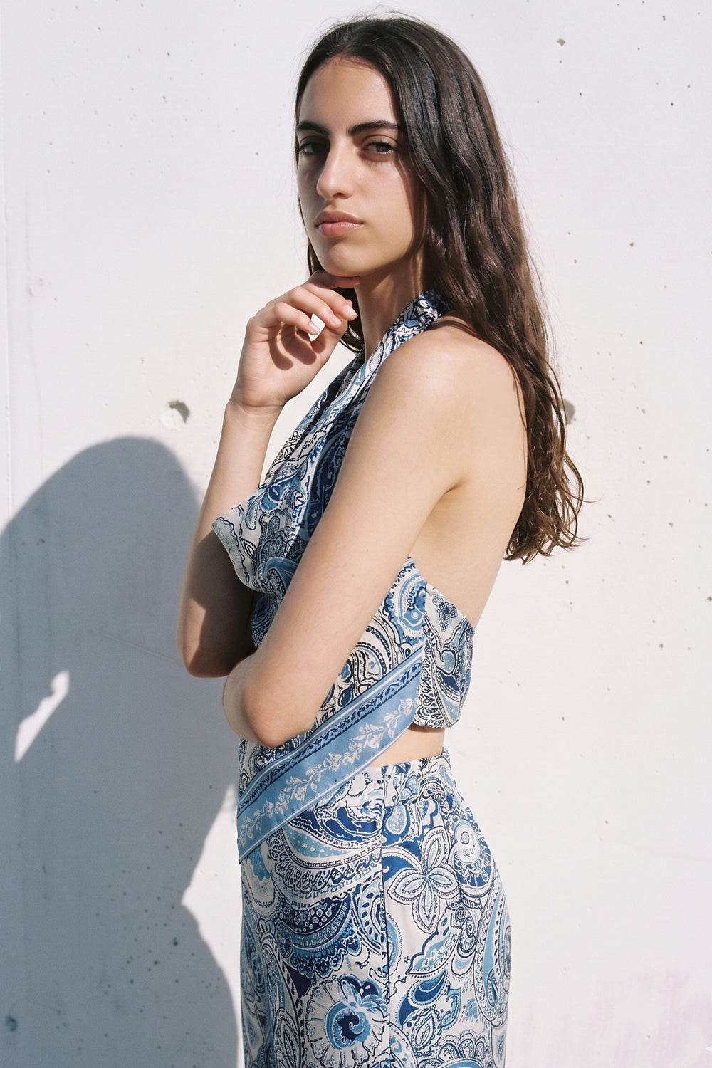 Degaje Yaka Şal Desenli Bluz Mavi