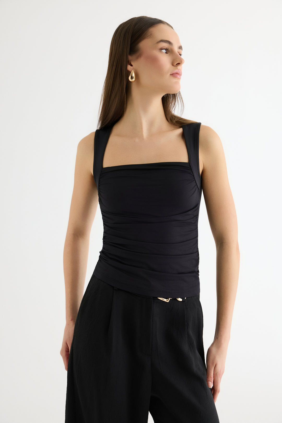 Büzgülü Kolsuz Bluz Siyah