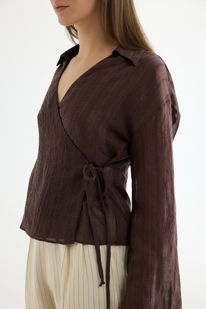 Anvelop Yaka Bağcıklı Tül Bluz Kahverengi