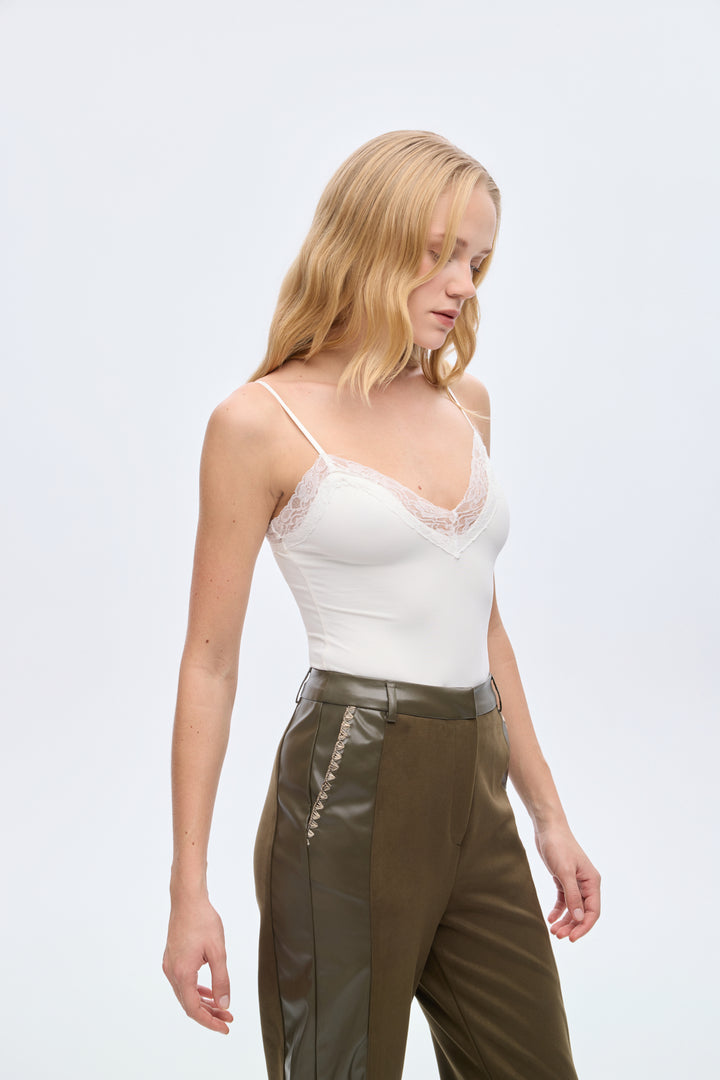 Dantel Yaka Askılı Bodysuit Ekru