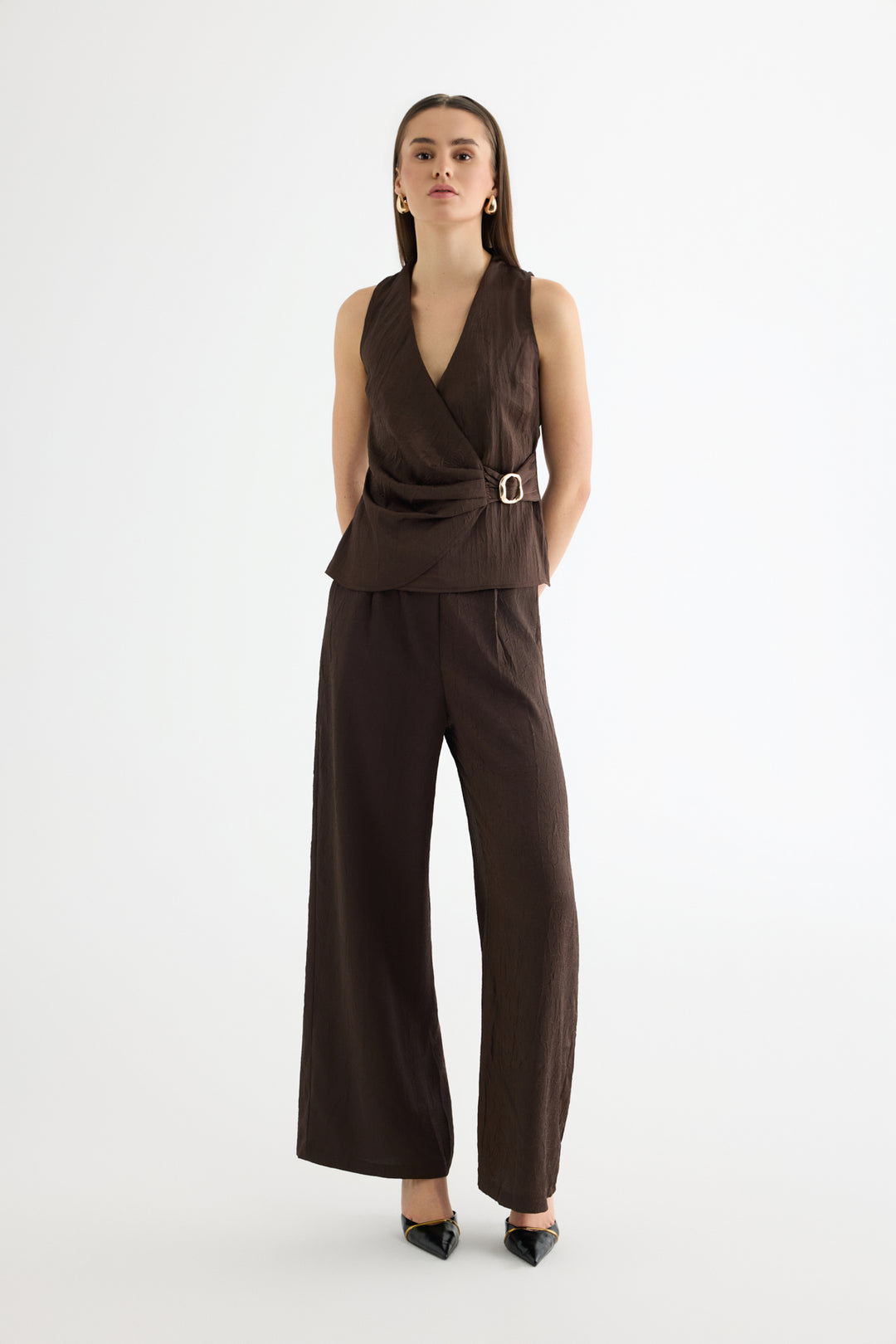 Toka Aksesuarlı Anvelop Bluz Kahverengi