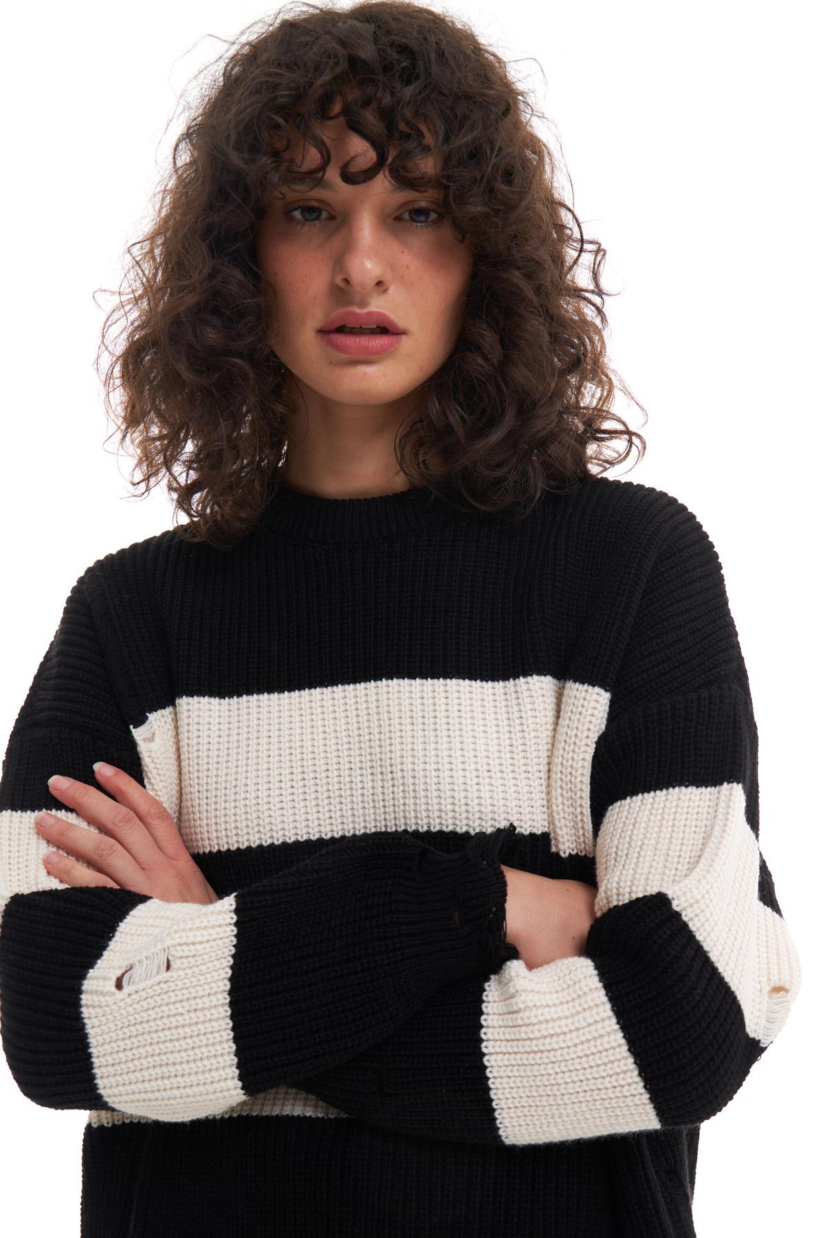 Block Color Ripped Oversize Sweater Black