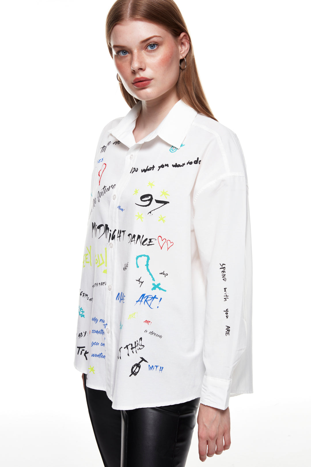 Renkli Yazı Desen Baskılı Gömlek Ekru