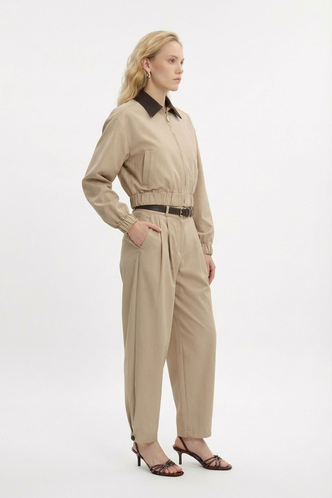 Kemerli Pileli Havuç Pantolon Bej