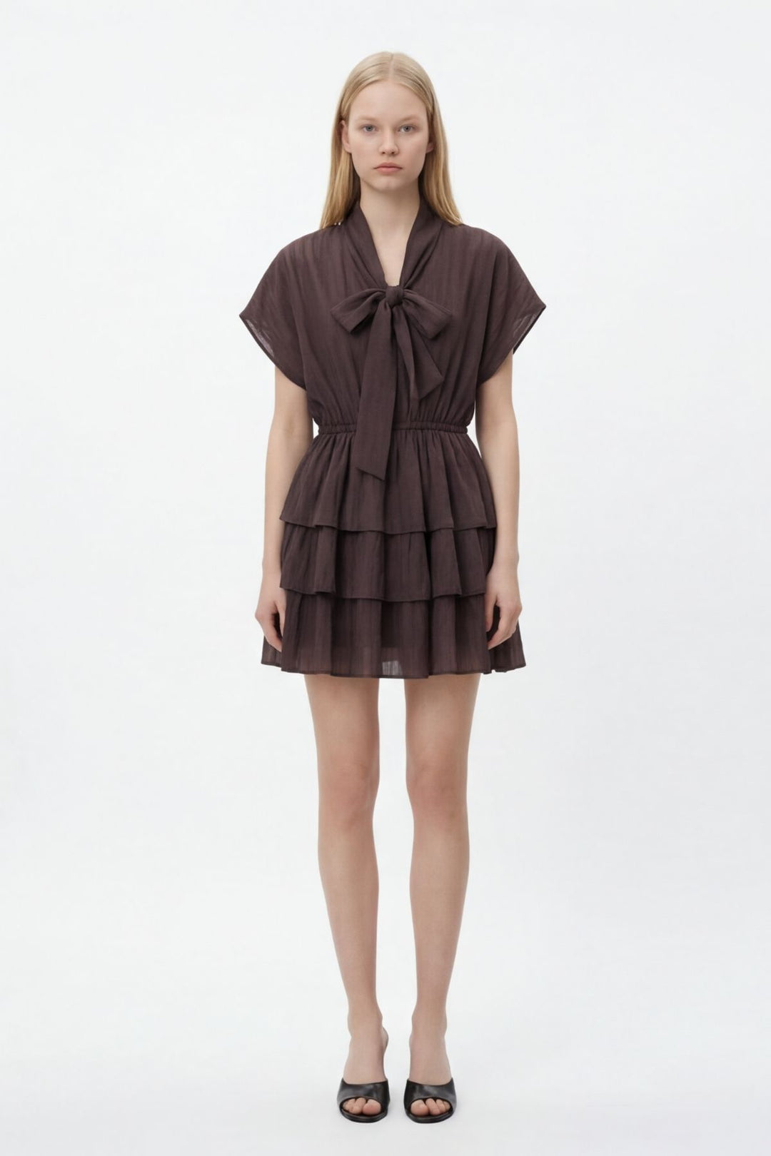 Fular Yaka Fırfırlı Mini Elbise Kahverengi