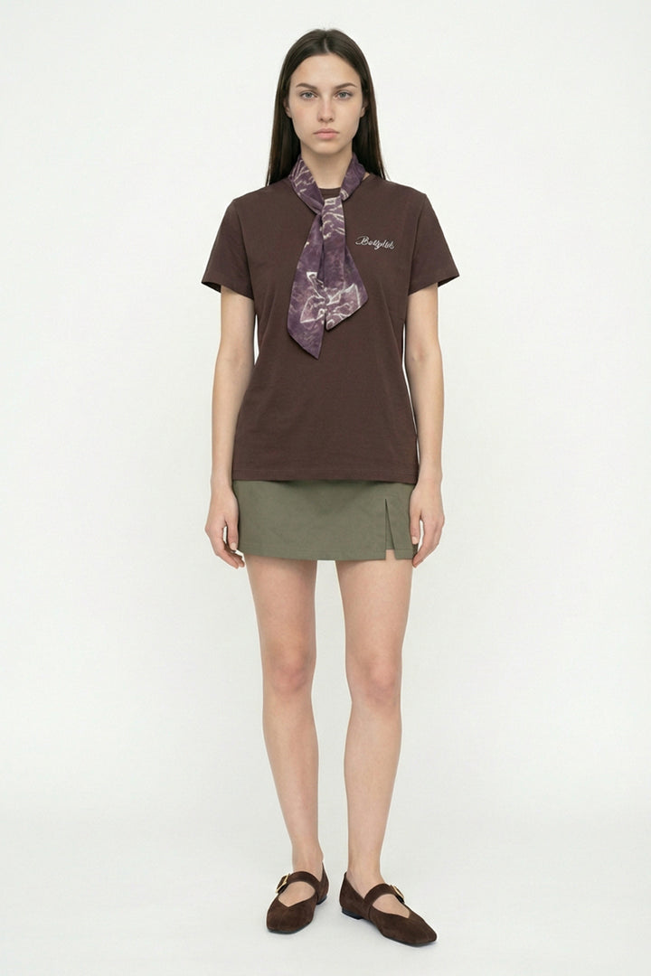 Fularlı Yazı Nakışlı Oversize Tişört Kahverengi