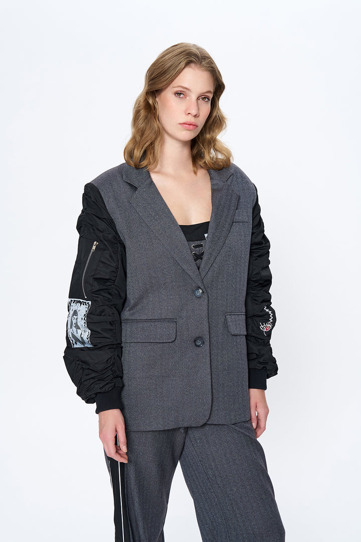 Kolu Teknik Kumaşlı Sırtı Yazılı Blazer Ceket Gri