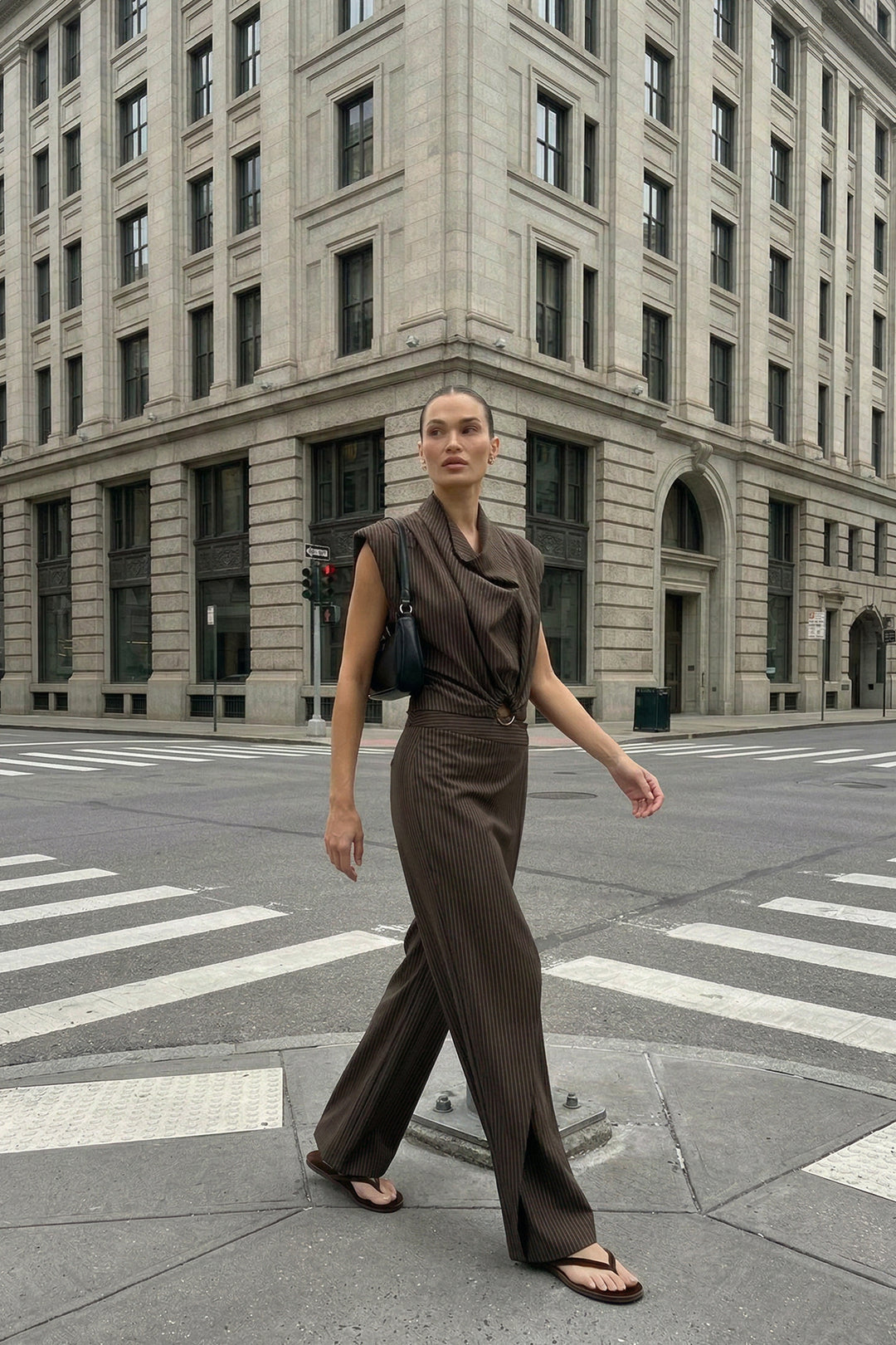 Kruvaze Kapamalı Çizgili Pantolon Kahverengi