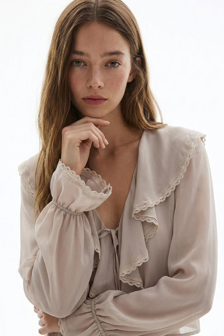Dantel Şeritli Fırfırlı Bağcıklı Tül Bluz Bej