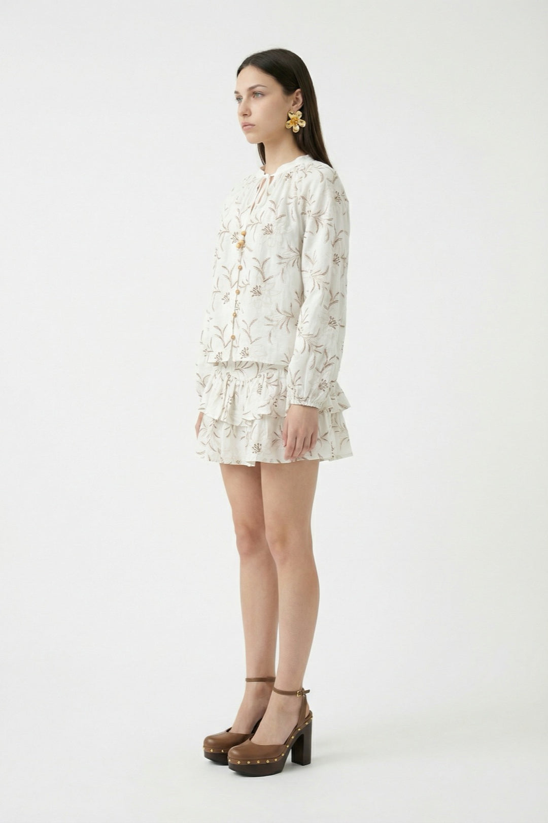 Çiçek Nakışlı Fırfırlı Mini Etek Ekru