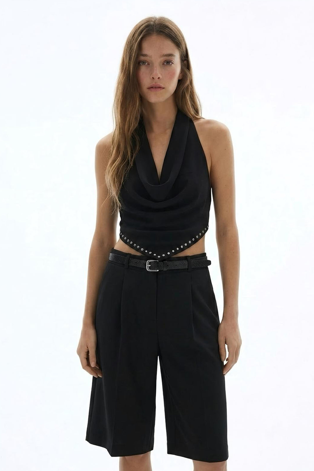 Kemerli Ön Pileli Bermuda Şort Siyah