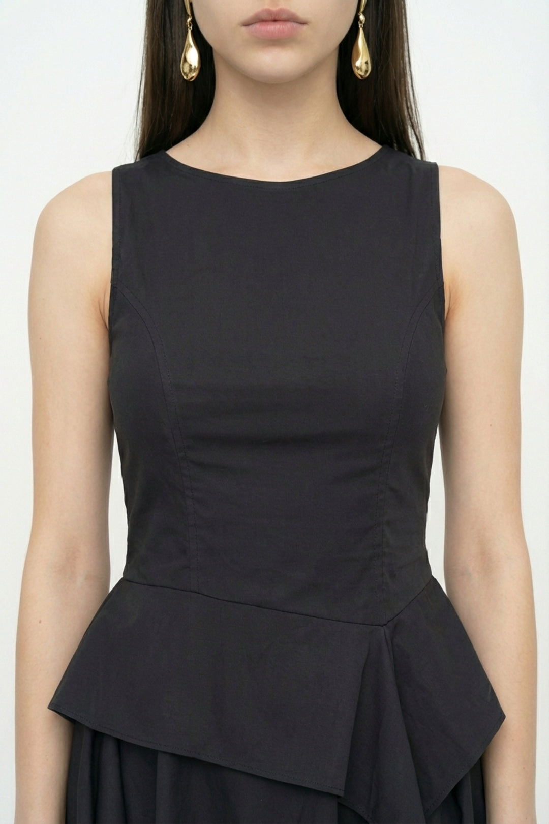 Asimetrik Volanlı Kolsuz Mini Elbise Siyah