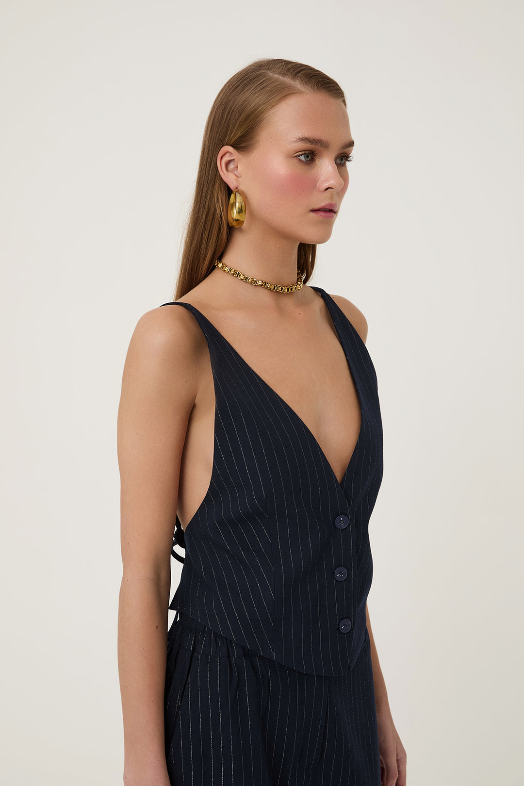 Boyundan Bağlamalı Sırt Dekolteli Yelek Lacivert