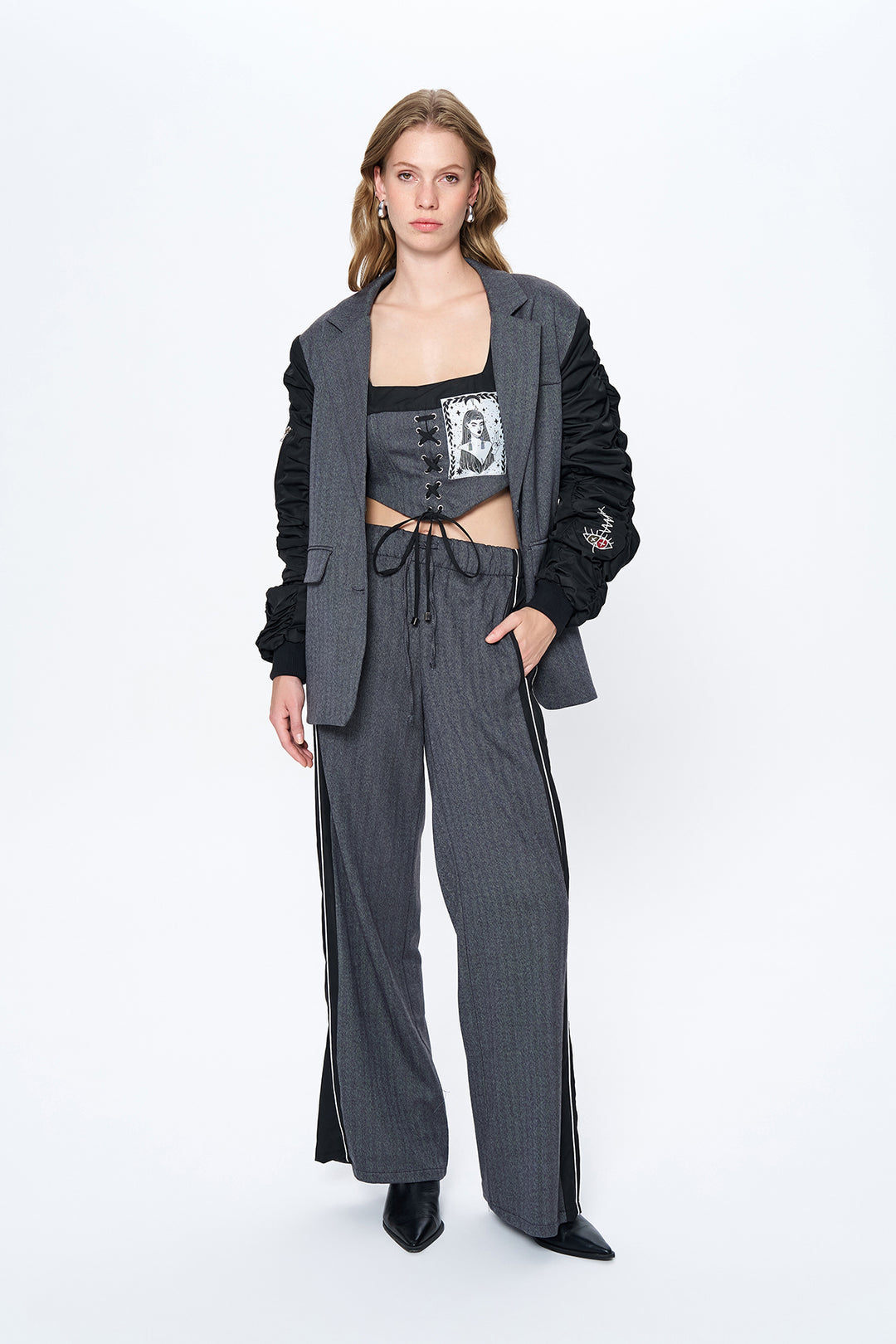 Kolu Teknik Kumaşlı Sırtı Yazılı Blazer Ceket Gri