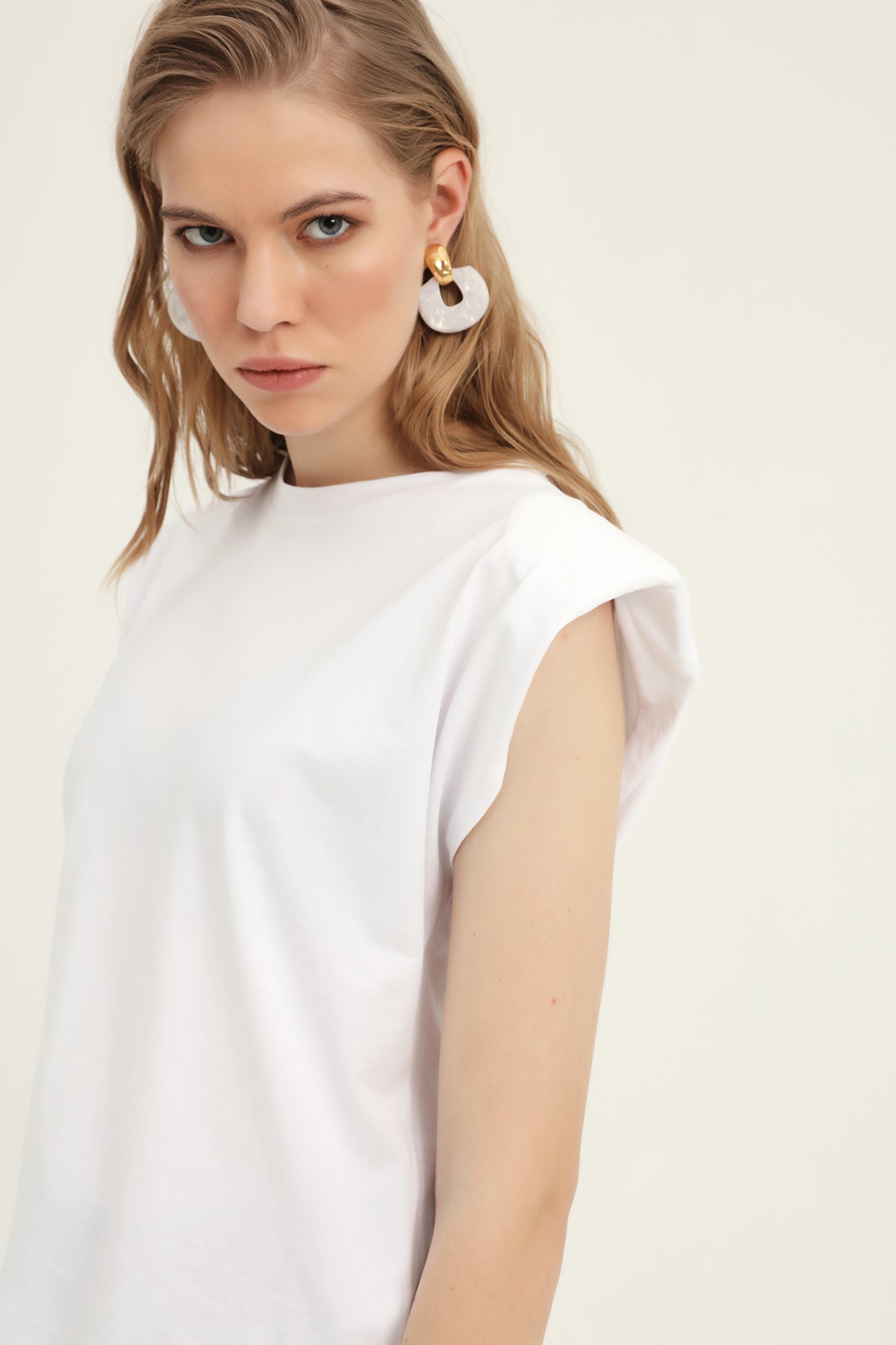 Padded Sleeveless Basic T-Shirt White