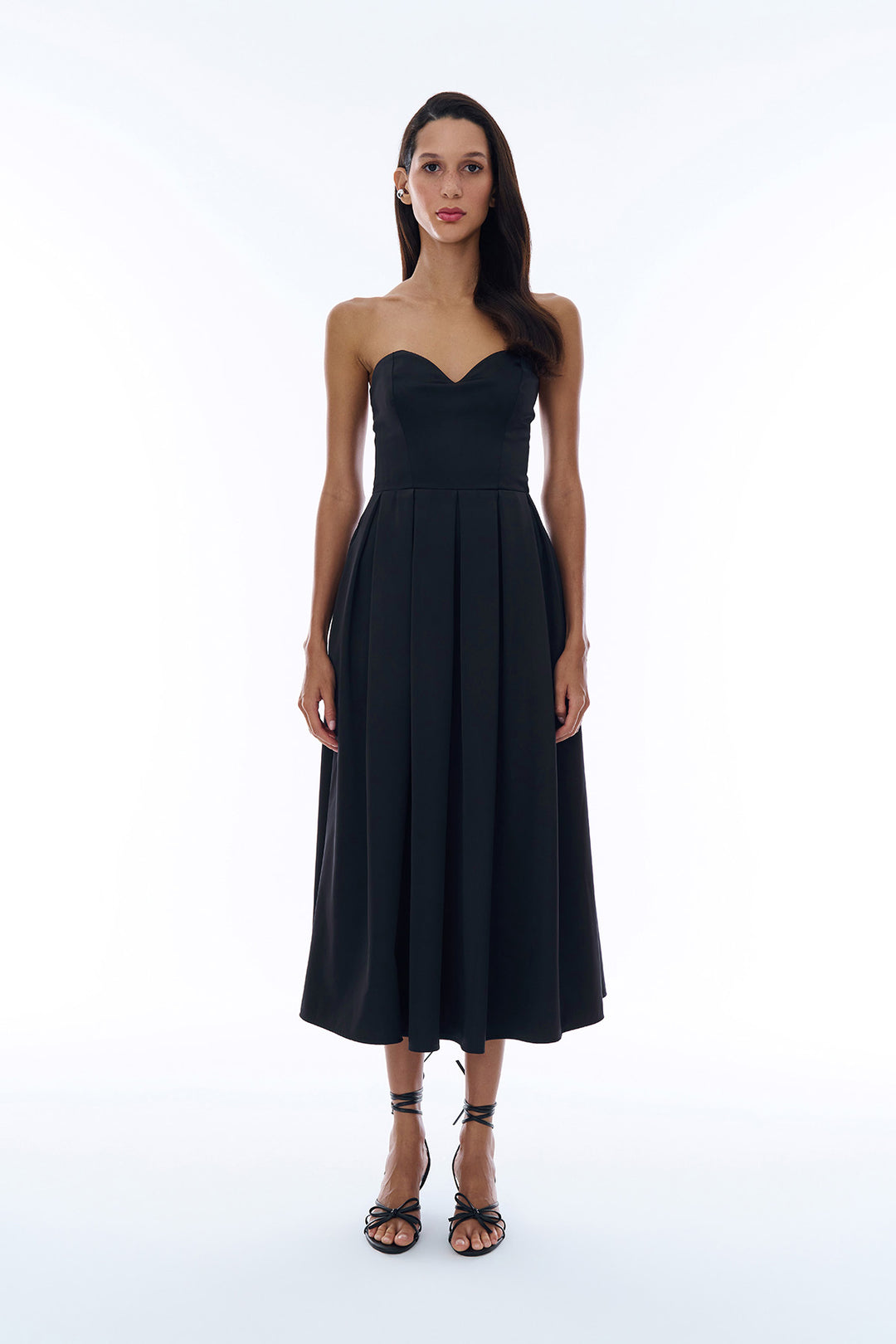 Kalp Yaka Straplez Pileli Elbise Siyah