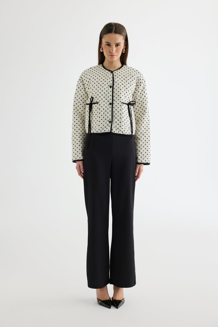 Puantiyeli Bağcıklı Kapitone Ceket Krem