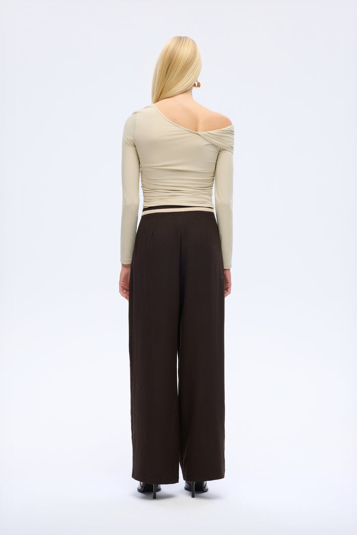 Drapeli Asimetrik Düğümlü Bluz Bej