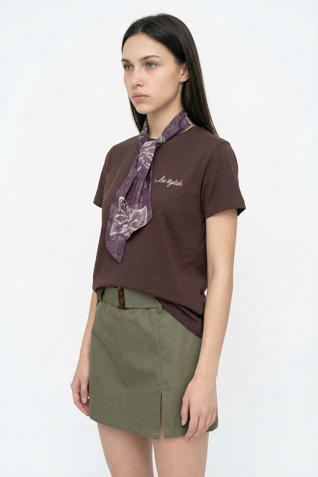 Fularlı Yazı Nakışlı Oversize Tişört Kahverengi