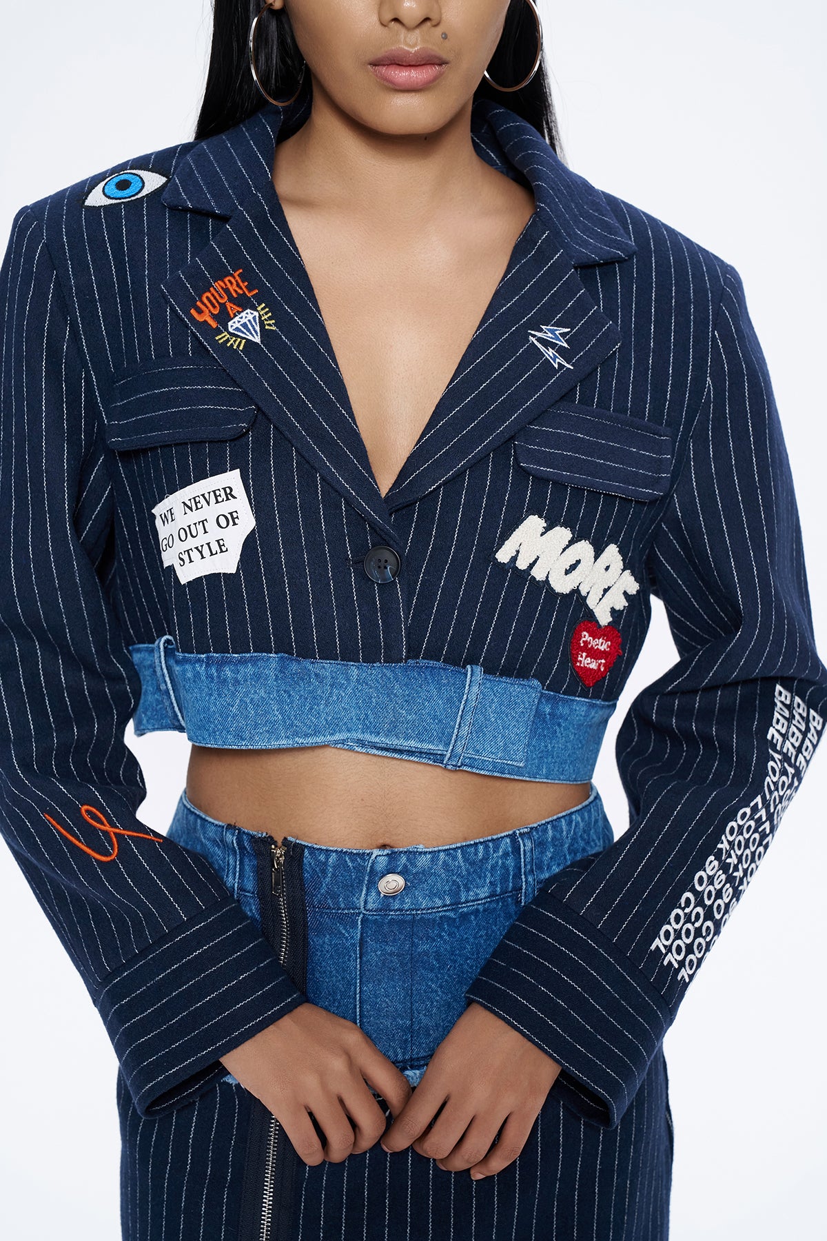 Denim Detaylı Nakışlı Crop Blazer Ceket Lacivert