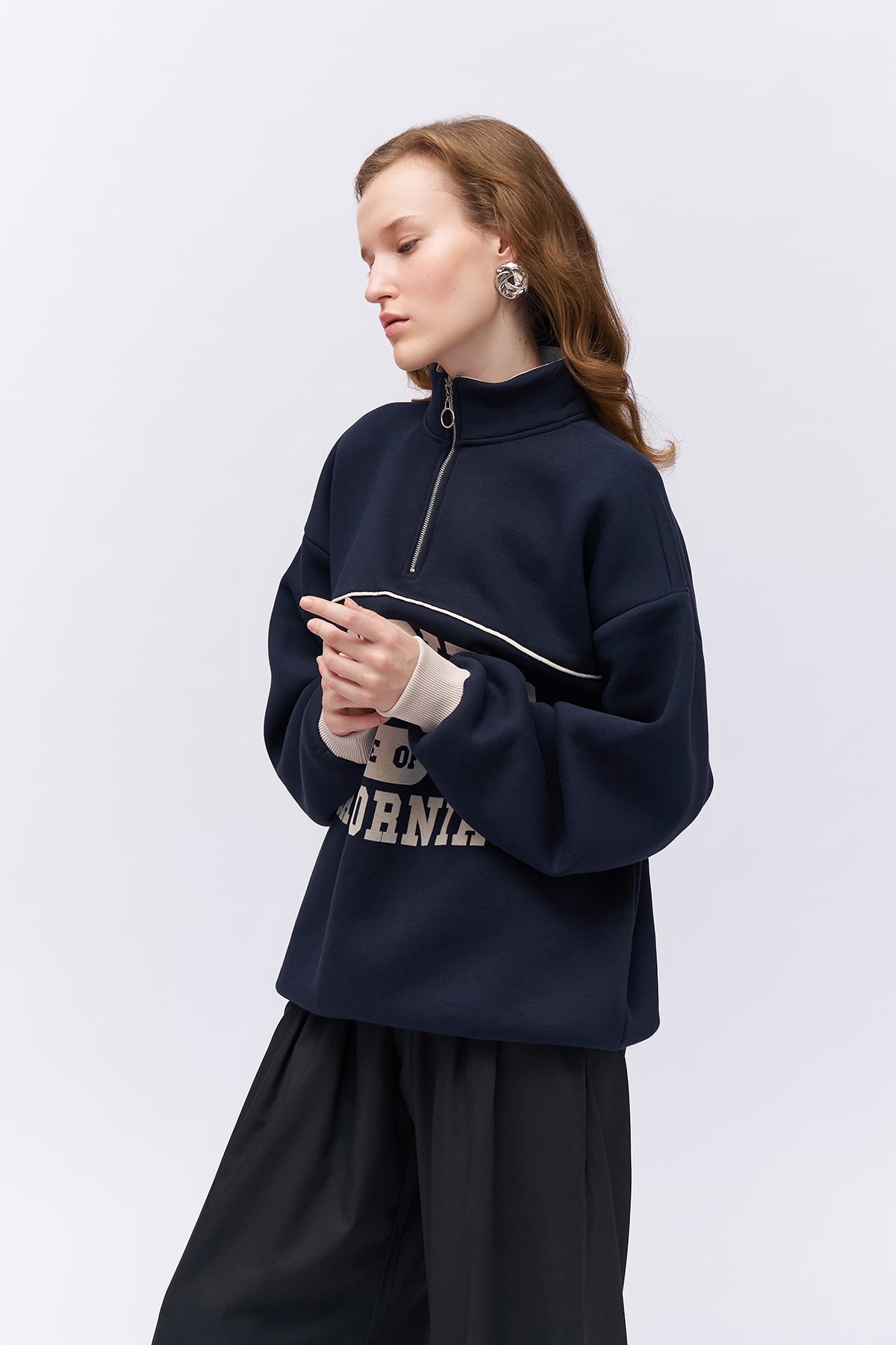 Balıkçı Yaka Yazılı Oversize Sweatshirt Lacivert