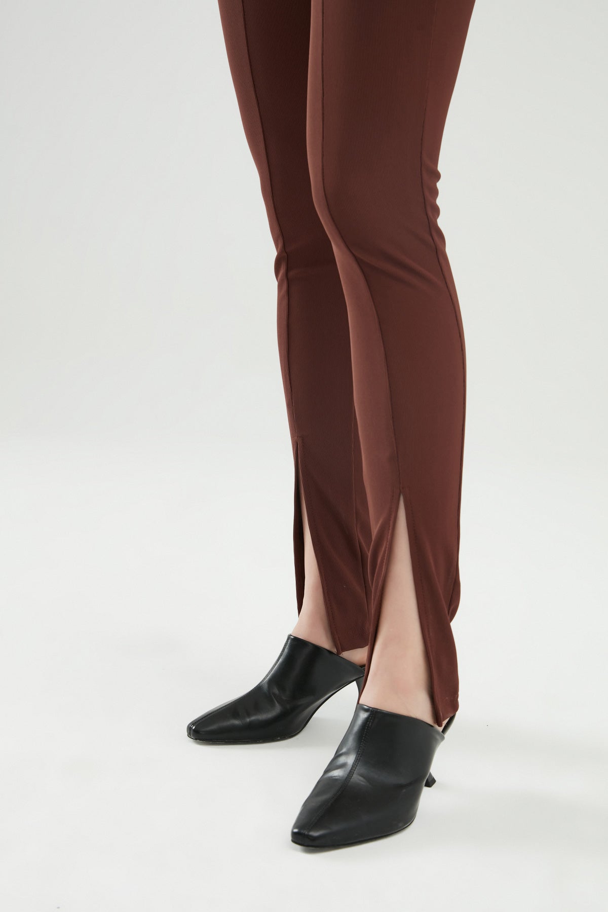 Elastic Waist Slit Trousers Brown