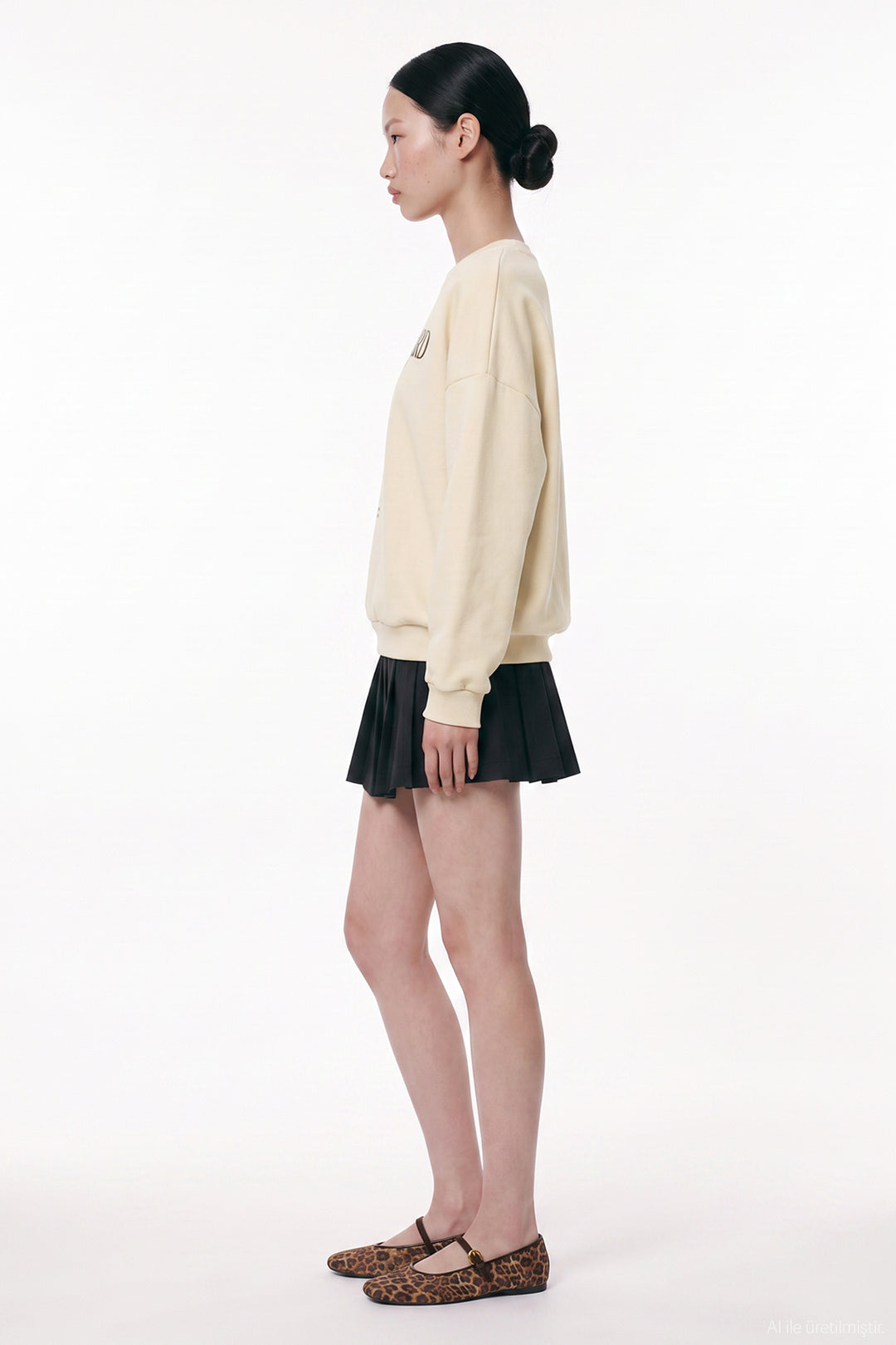 Yazı ve Leopar Baskılı Oversize Sweatshirt Bej
