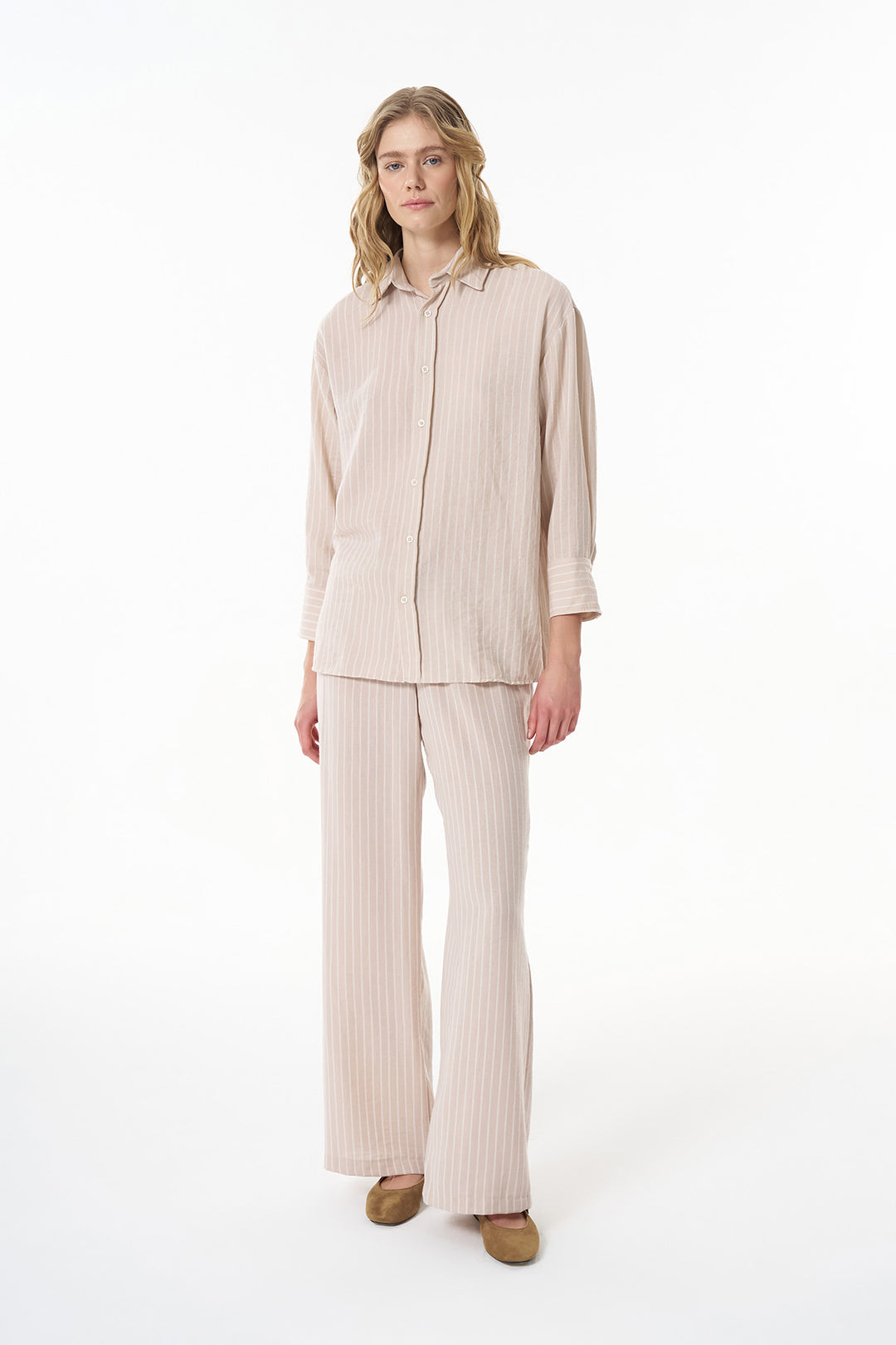 Sırtı Fiyonk Bağlamalı Çizgili Gömlek Bej