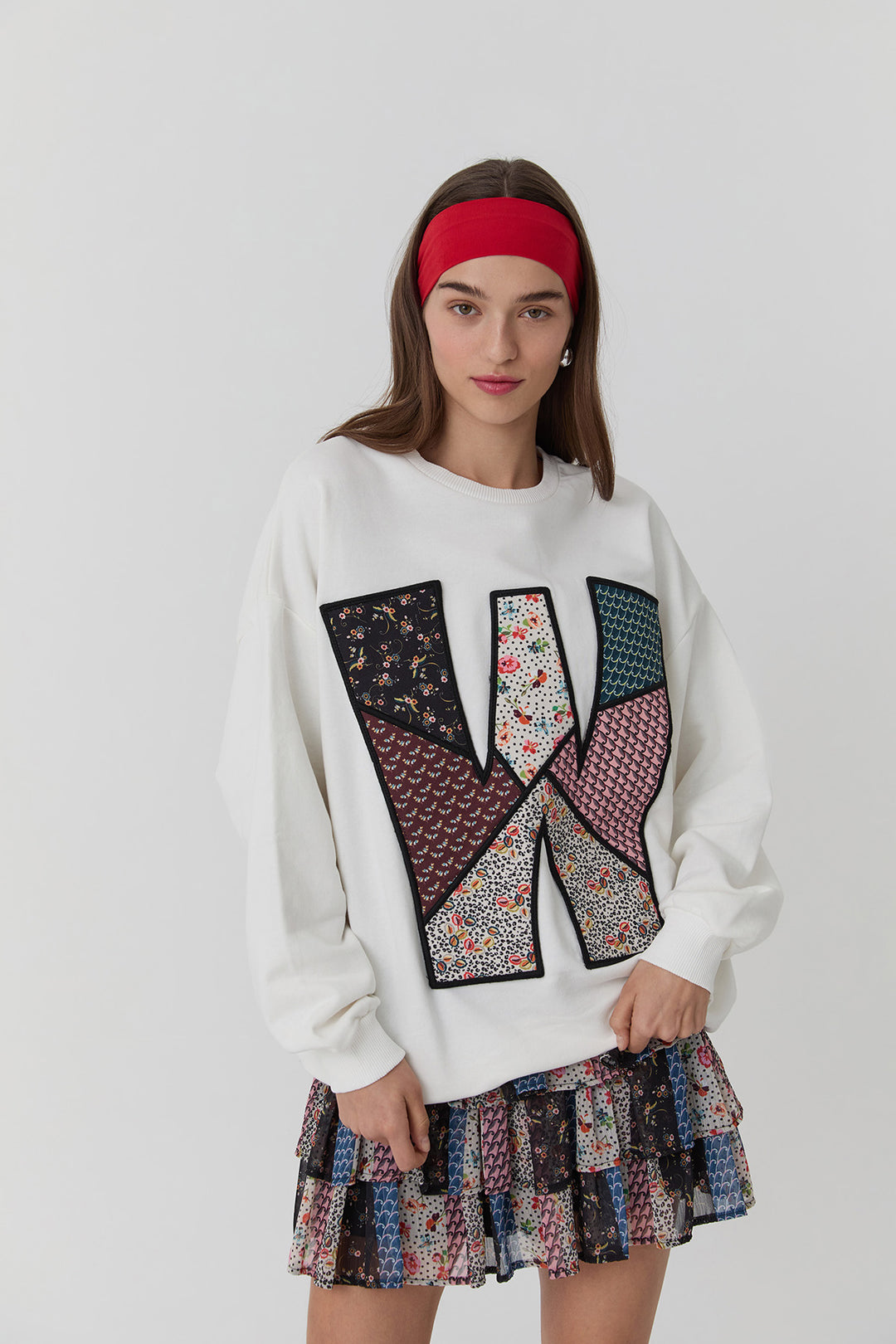 Çiçek Desenli Nakışlı Oversize Sweatshirt Ekru